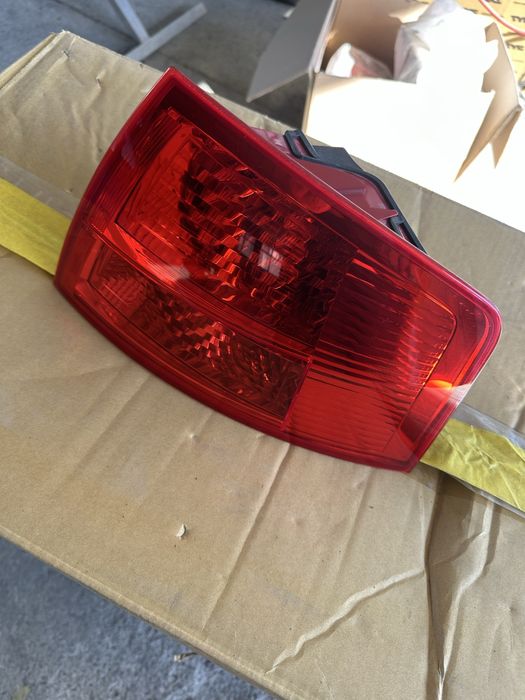 Audi A8 D3 Нов Оригинален Десен Стоп