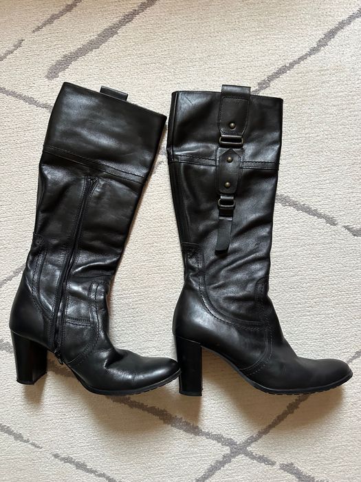 Дамски кожени ботуши
