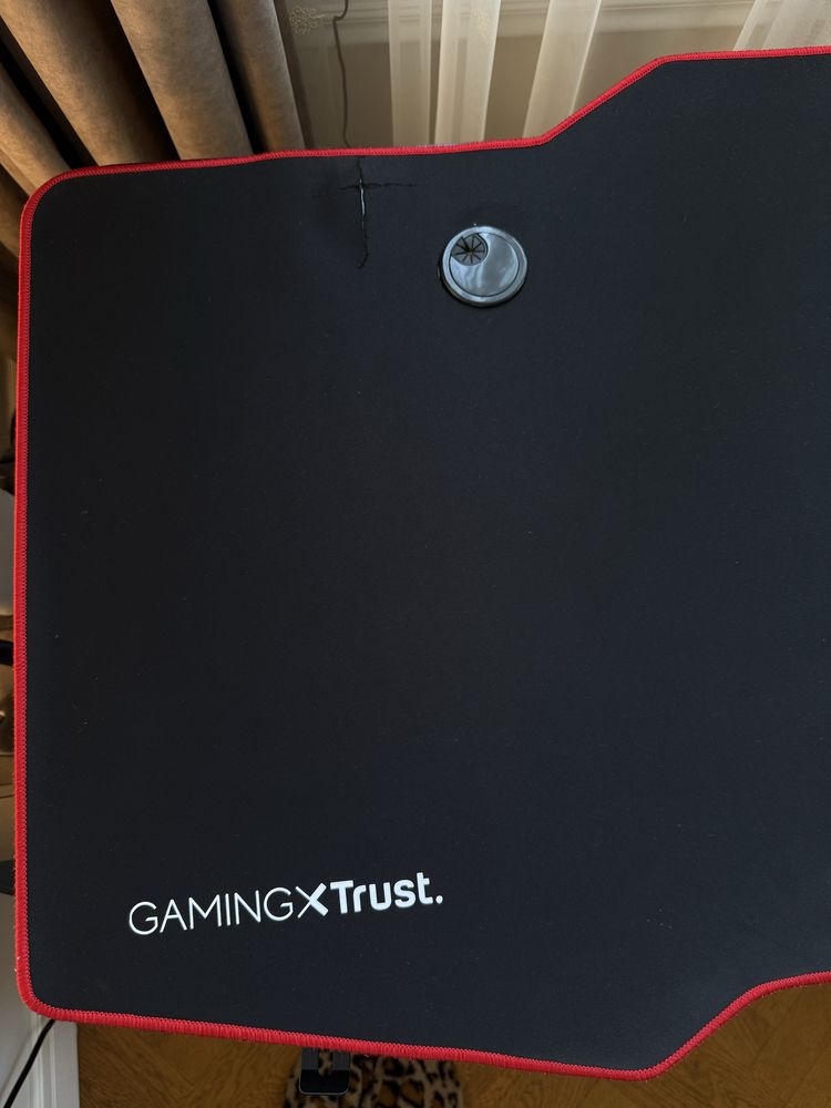 Геймърско бюро Trust GXT 1175 Imperius XL