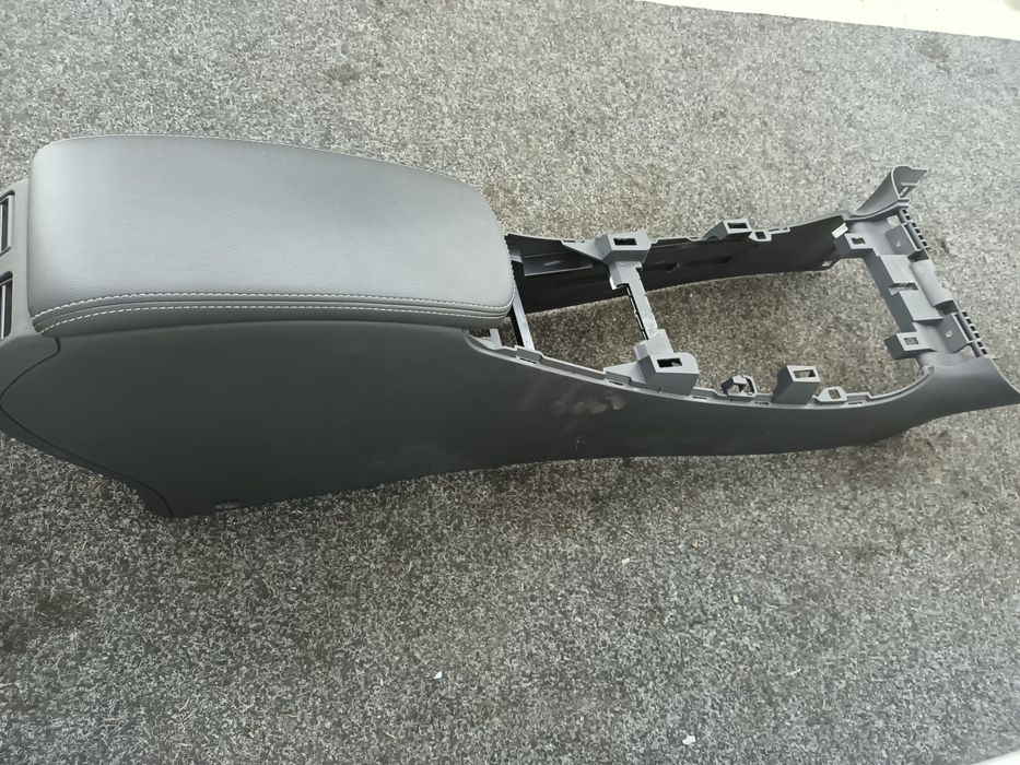 Dezmembrez Cotiera de pe Renault LAGUNA 3 2008-2015