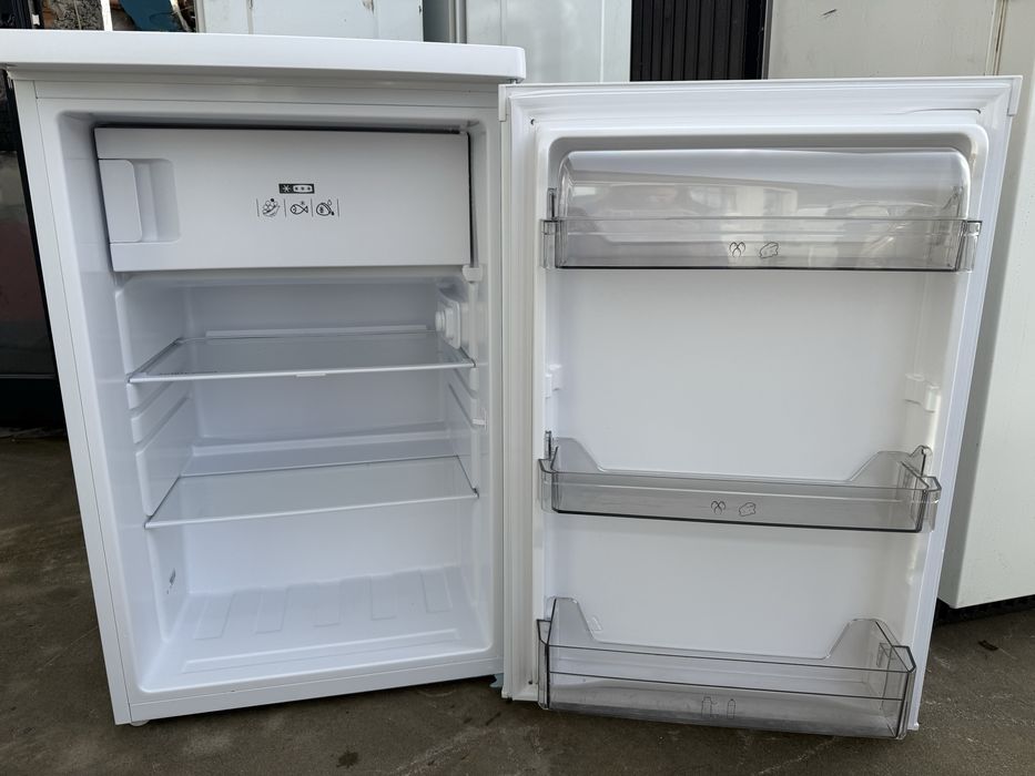 Малък хладилник с камера Електролукс