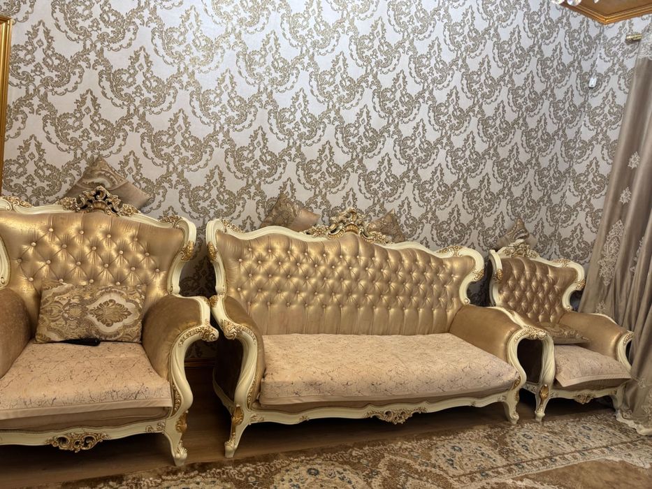 Диван с креслами