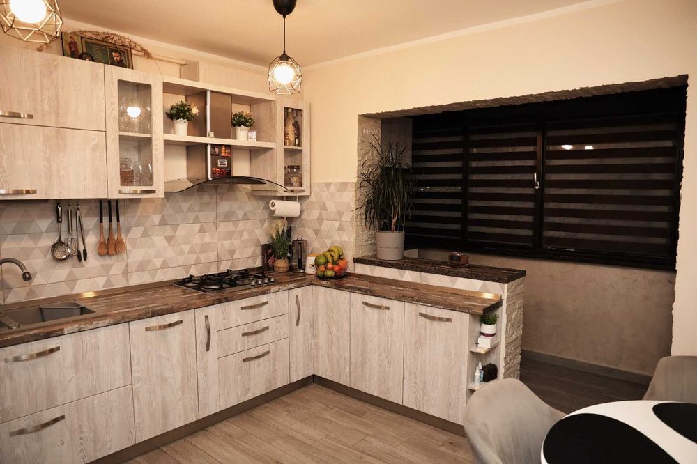 Apartament Modern cu 2 Camere, Luminos și Eficient Compartimentat