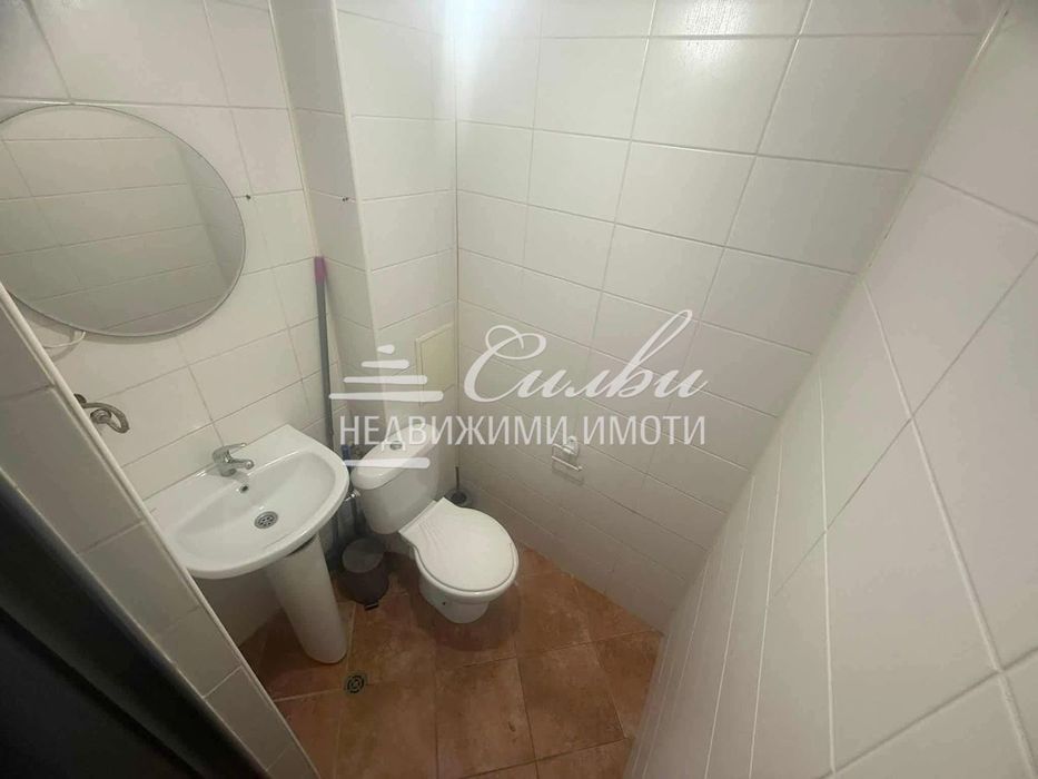 Дава се под наем Офис в Шумен, Център - 22 кв.м за 153 € - Снимка #3