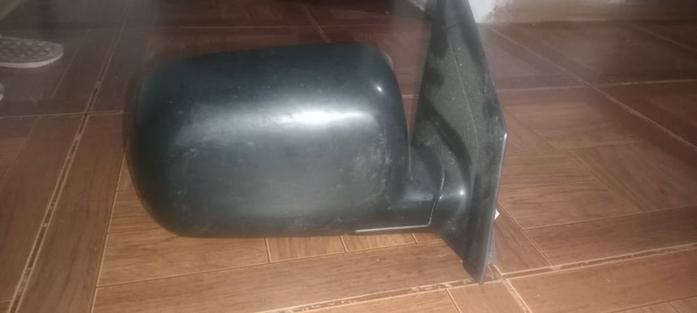 Продам корпус бокового зеркало на Митсубиши