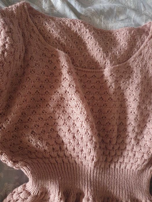 Интересен пуловер