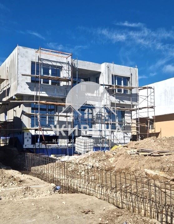 Продава се Къща в Варна, м-т Акчелар - 240 кв.м за 1459 €/кв.м - Снимка #1