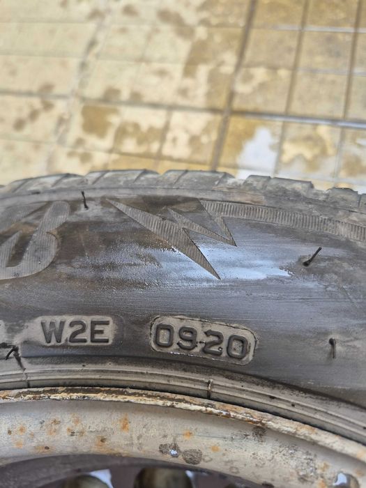 Продавам 4  броя гуми с метални джанти 16 цола за wv passat