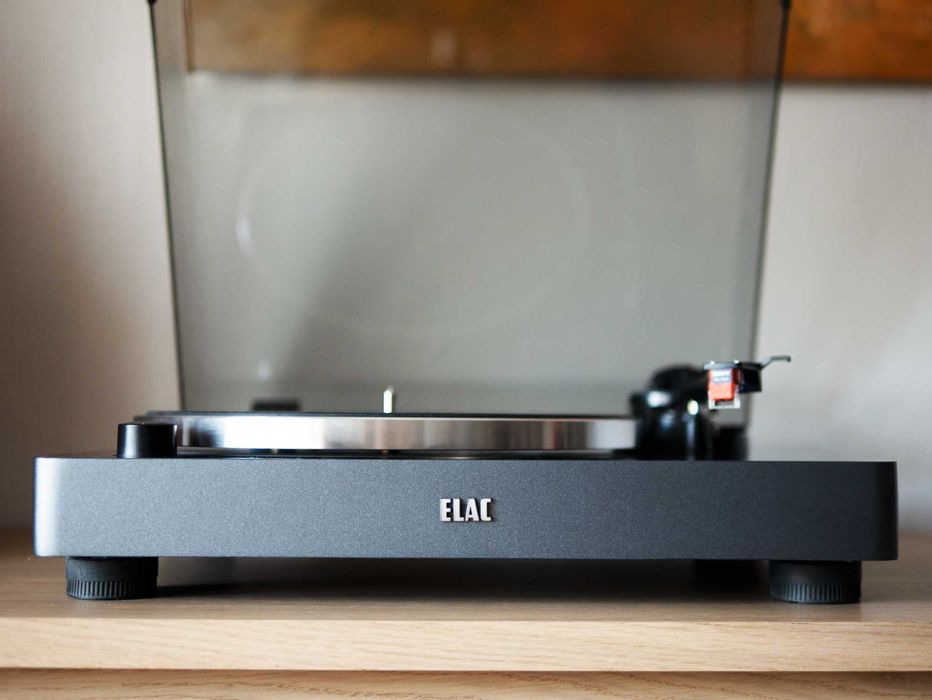 Продавам грамофон Elac Miracord 50