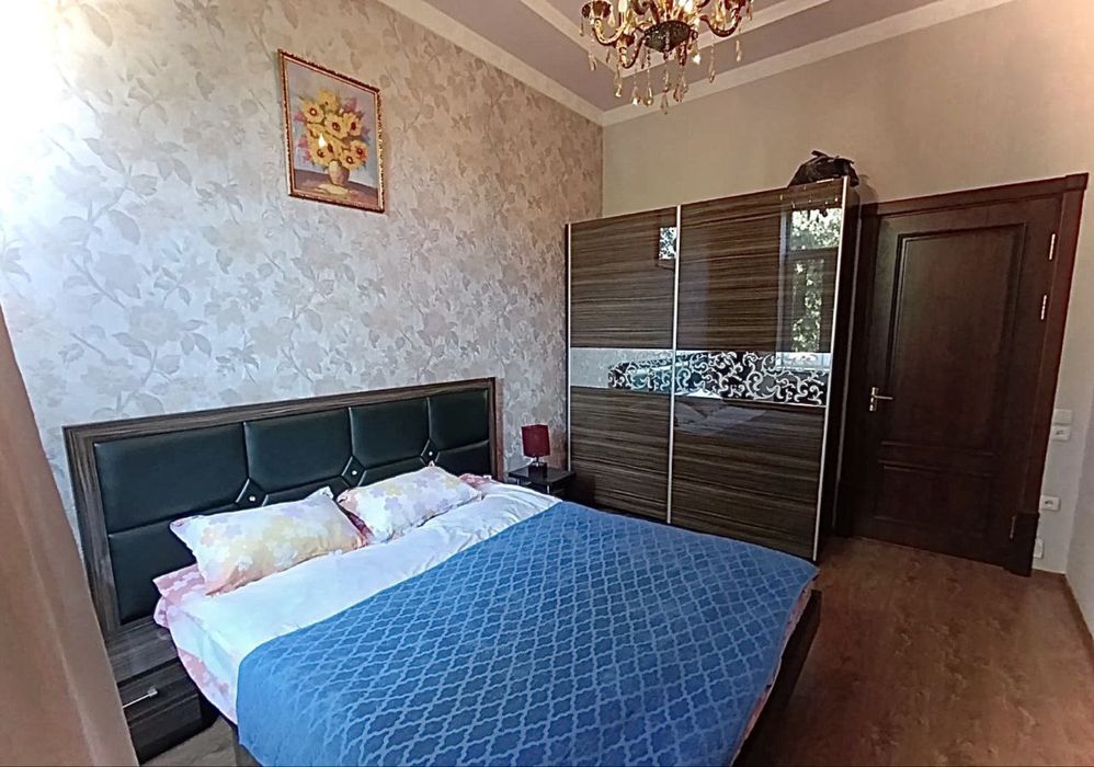 Кирпичный дом. Высокопотолочка. 2х комнатная. Напротив Пединститута