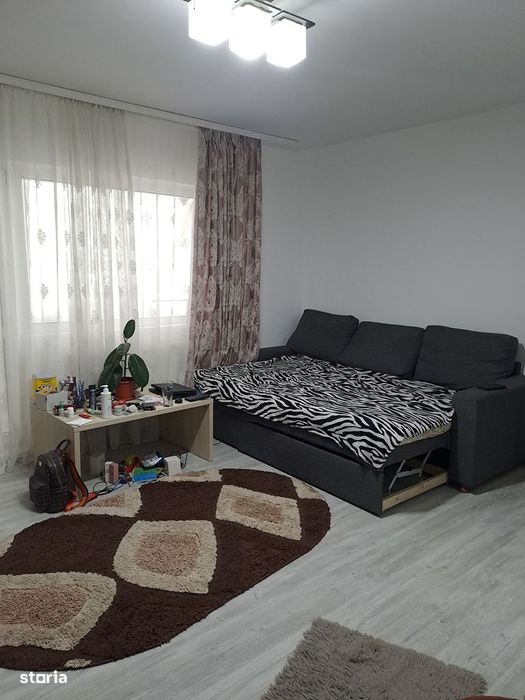 Vând apartament cu 3 camere, etaj 2,B-dul Dacia, 2 balcoane