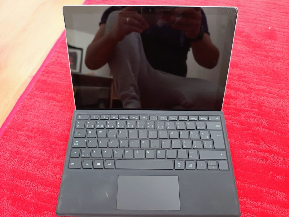 Vând Tableta Microsoft Surface Pro