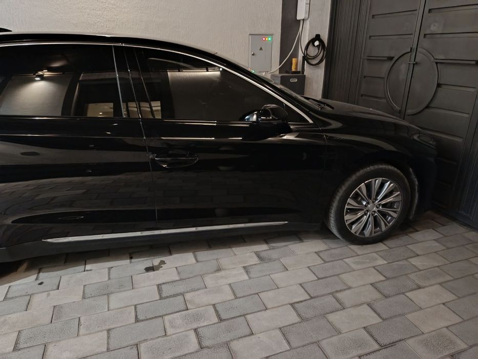 Hongqi E-QM5 2024yil 450km