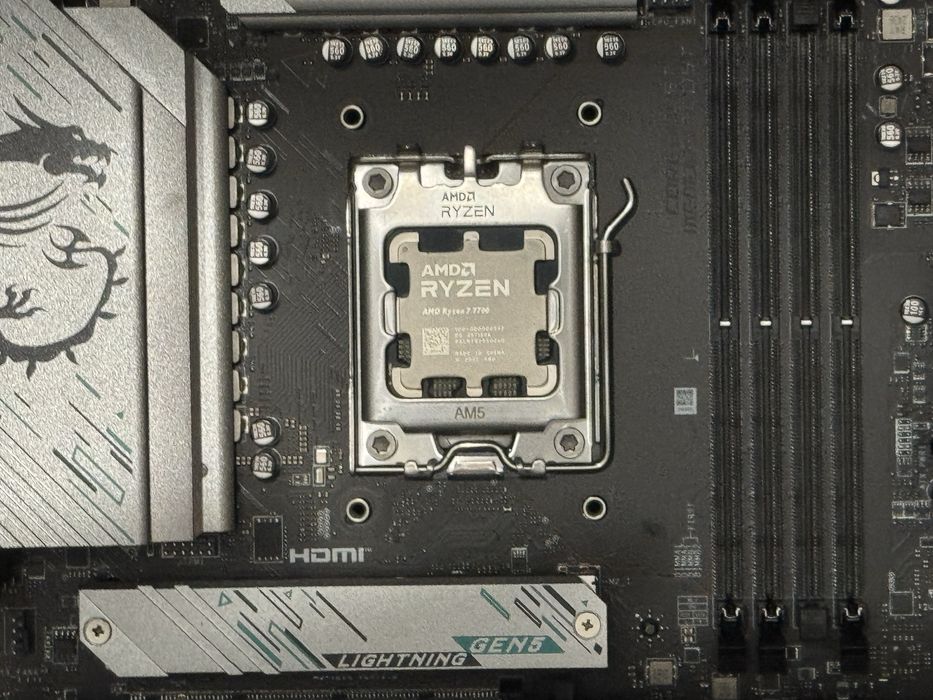 Procesor Amd Ryzen 7 7700 AM5 Tray Utilizat