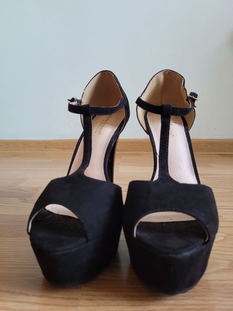 Pantofi stiletto cu platforma