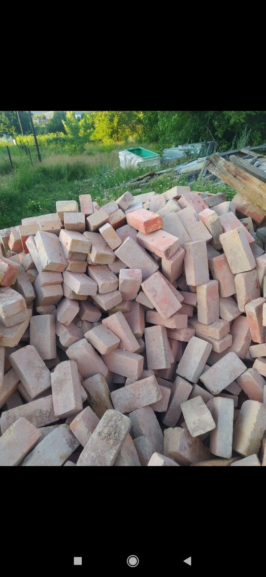 Продам кирпич красный б/у советского качества