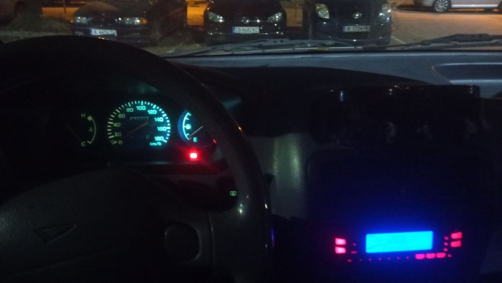 Продавам Дайхатсу