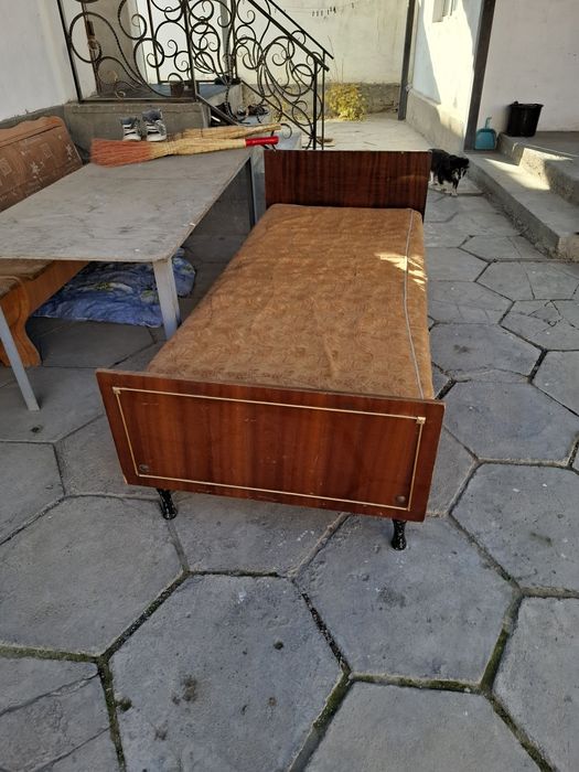 Кровать односпальный