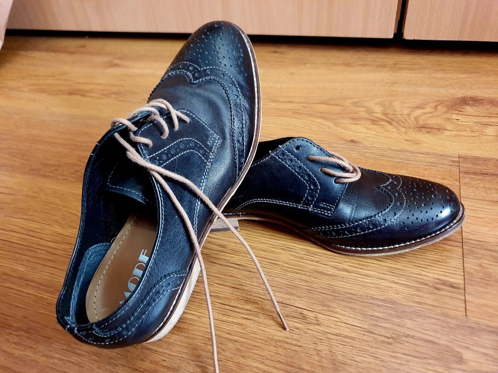 Pantofi tip Oxford