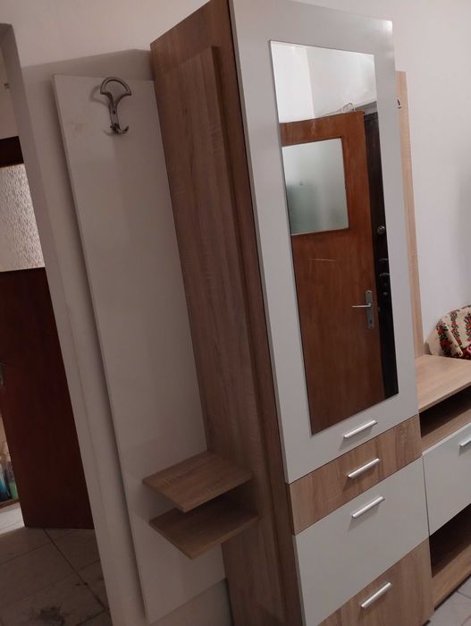 Cuier din pal ISIDOR cu pantofar, dulap si oglinda, nou