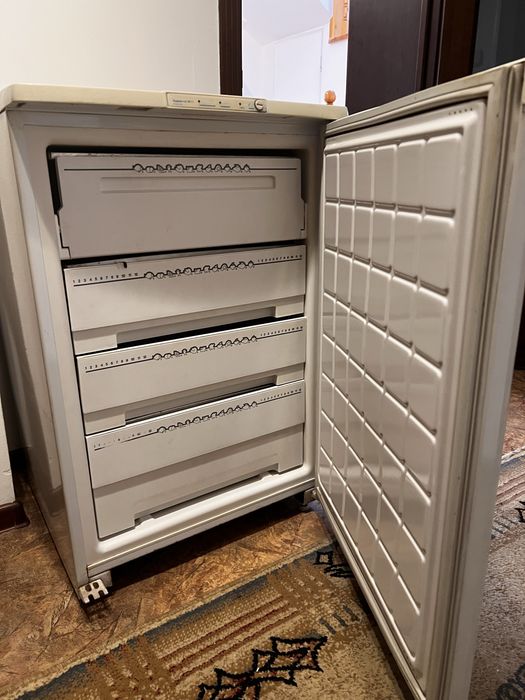 Морозильник Бирюса