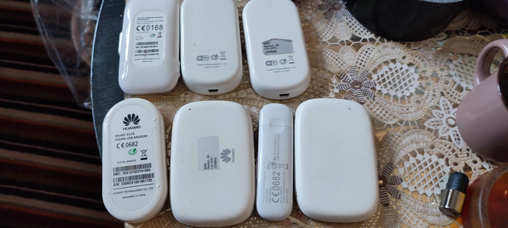 Modem -router ZTE pret toate 3 și modem Huawei preț toate 7