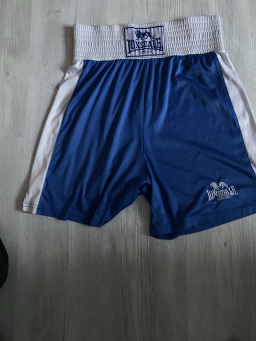 Vând șorț și maieu