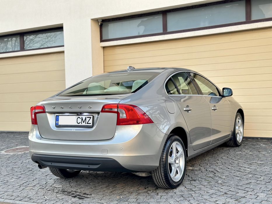 Volvo S60 1.6 Diesel SUMMUM Cutie Automata Piele Navi Camera