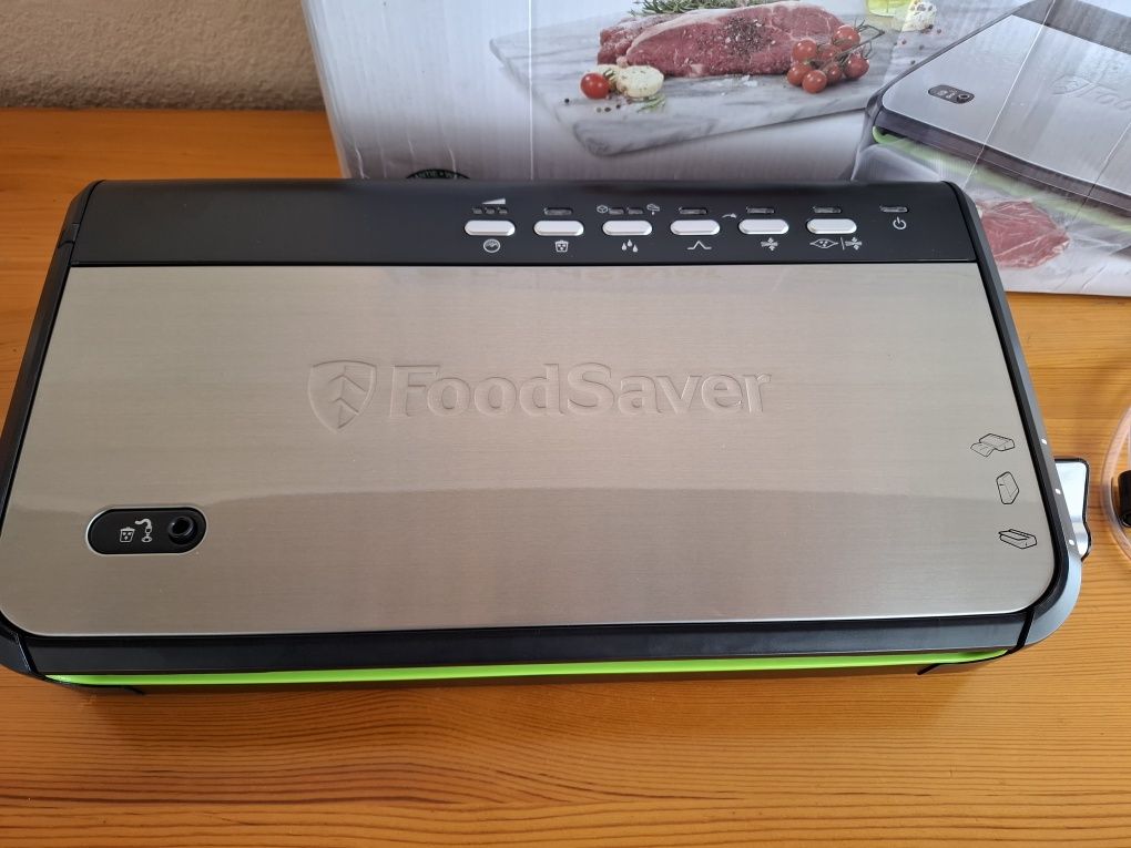 Уред за вакуумиране Foodsaver FFS005X-01, 28 см, 3 Скорости, Сребрист