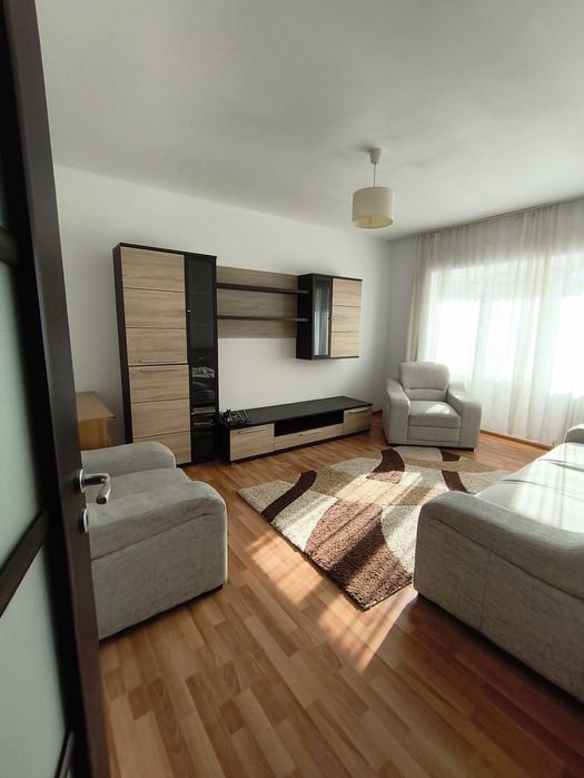 Apartament cu 3 decomandat in Dacia la bulevard cu loc de parcare