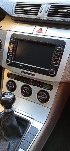 Navigatie Volkswagen Golf 5 Passat B6 camera marsarier inclusa 32 GB