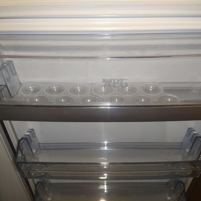 Хладилник без фризерна част- AEG
