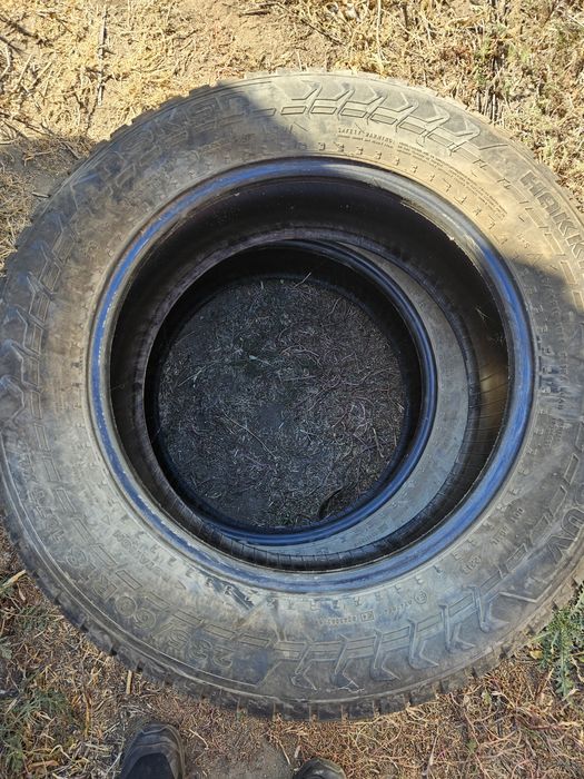 Продам резину 2 шт