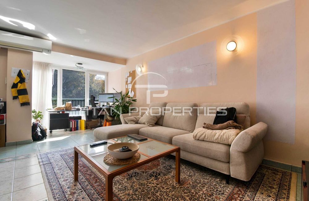 Двустаен обзаведен апартамент в Центъра