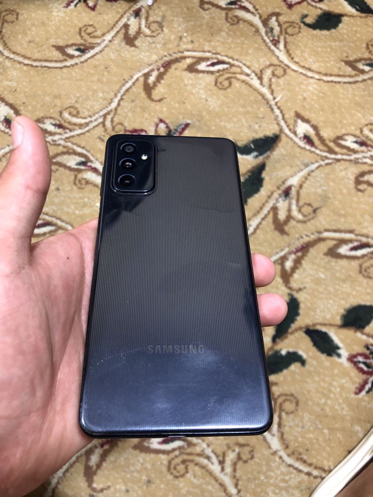 Samsung M52 5G  telefon ideal