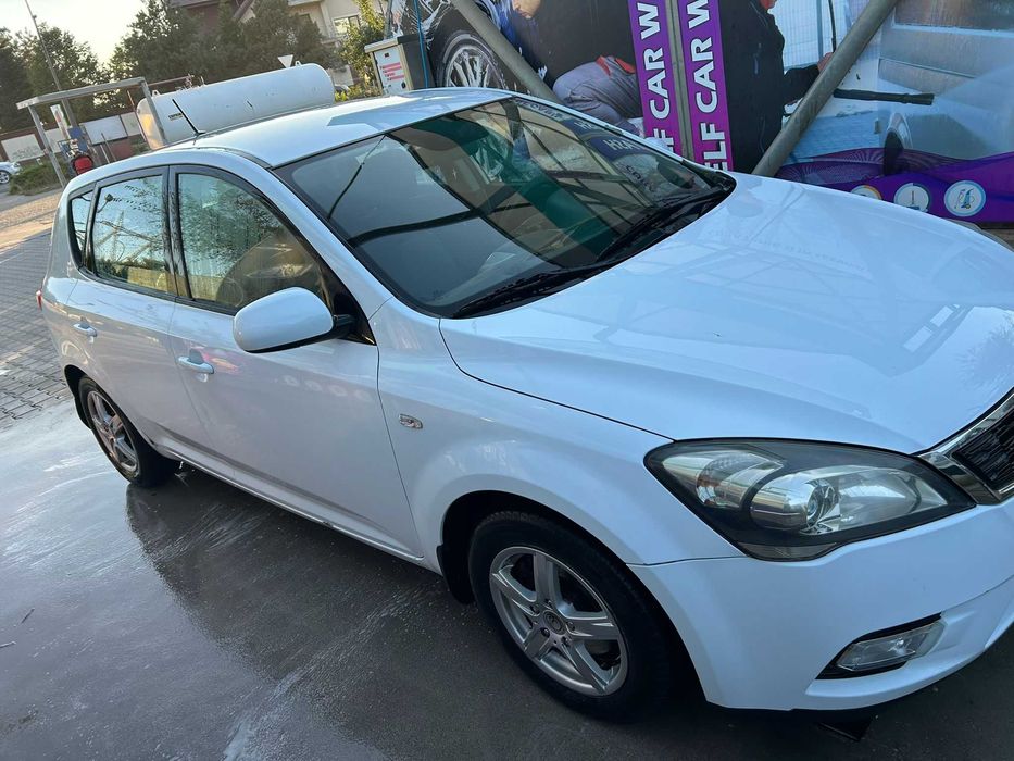 KIA Cee’d – 1.6 CRDi Diesel - 2012 + Set Jante si Anvelope Iarna