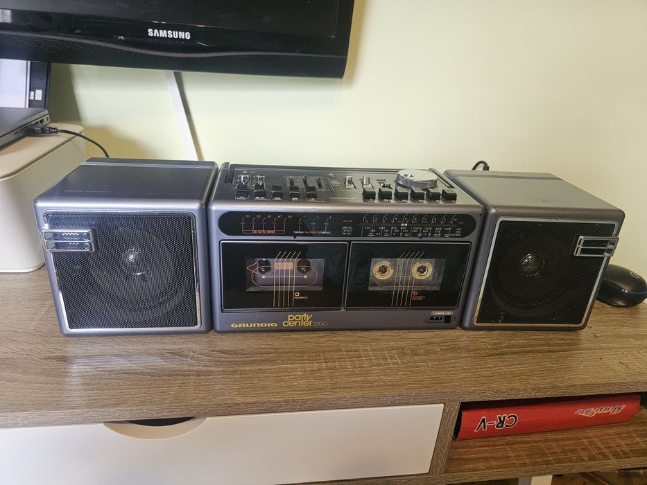 Касетофон Grundig Party Center 2200
