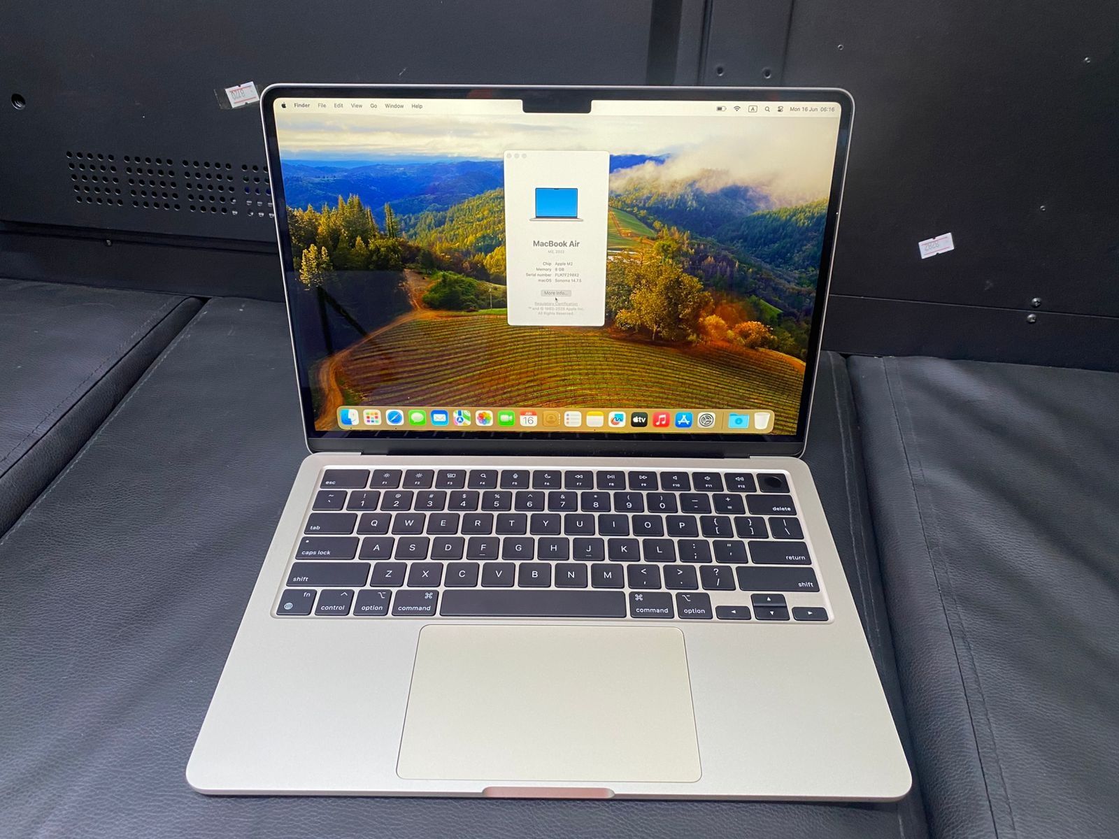 Apple MacBook Air 13 A2681