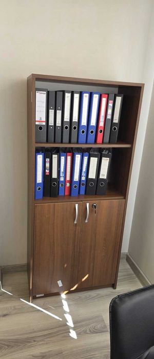 Офис мебели в отлично състояние