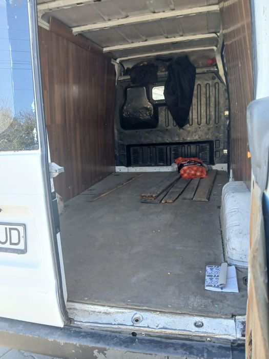 Vand ford transit/ schimb cu tractor sau autoturism +/- diferenta
