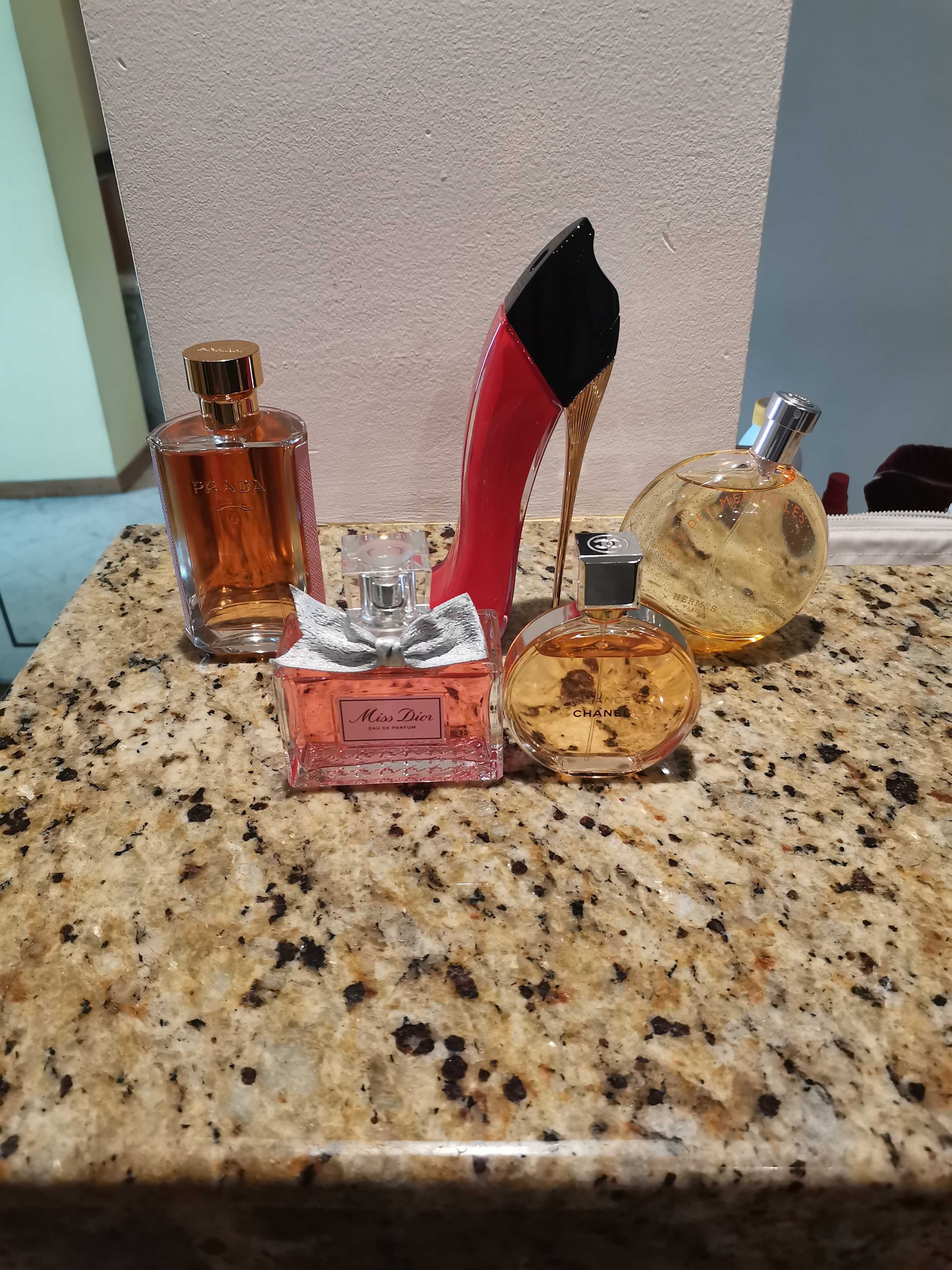 Prada, Dior Miss Dior, Carolina Herrera, Chanel Chance и Hermes