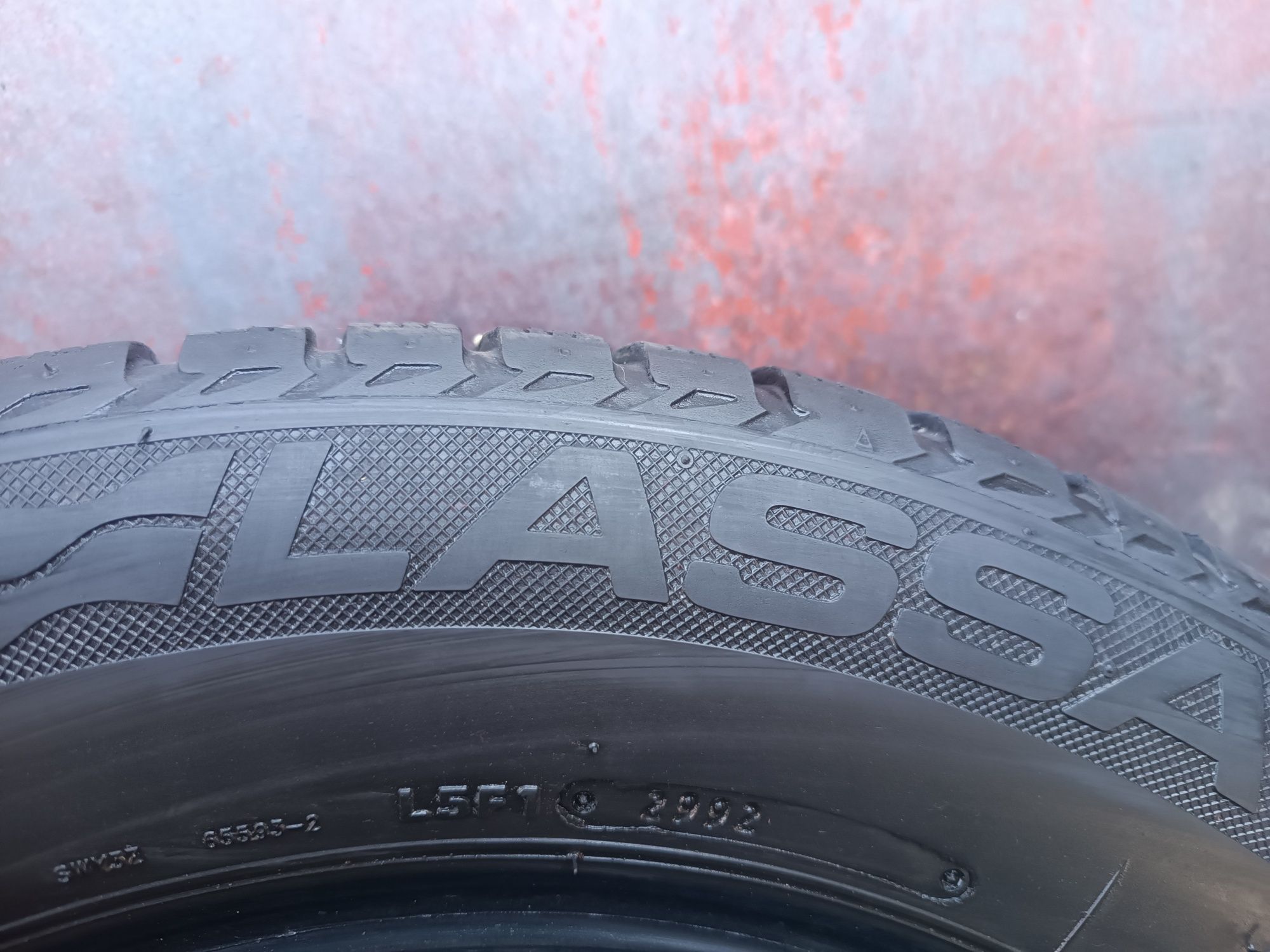 215/60/16 Lassa .