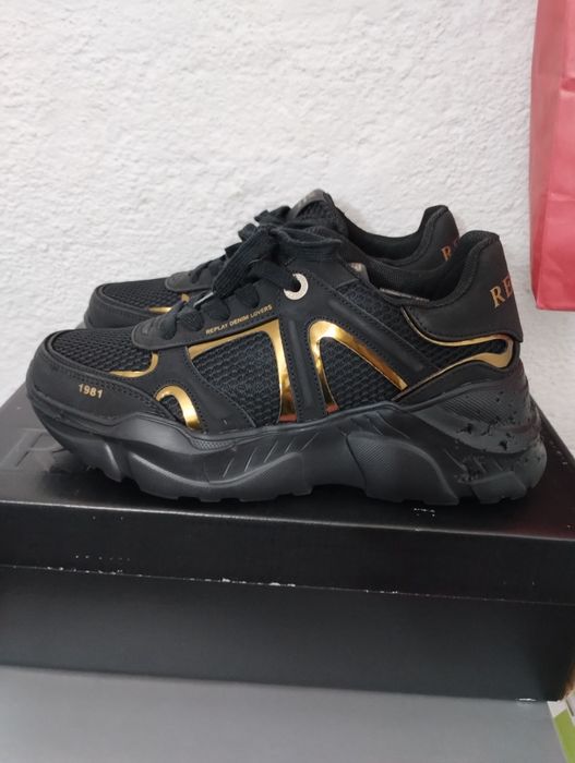 Adidași Replay noi cu eticheta