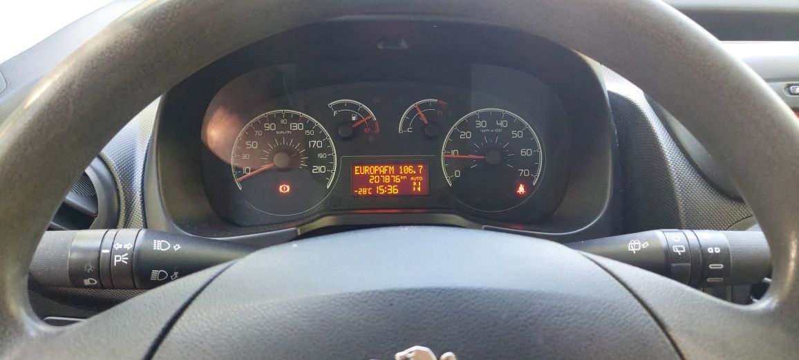Vand Peugeot Bipper 1.3 diesel automat