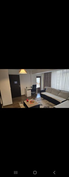 Închiriez aparatemnt 2 camere 580lei/zi