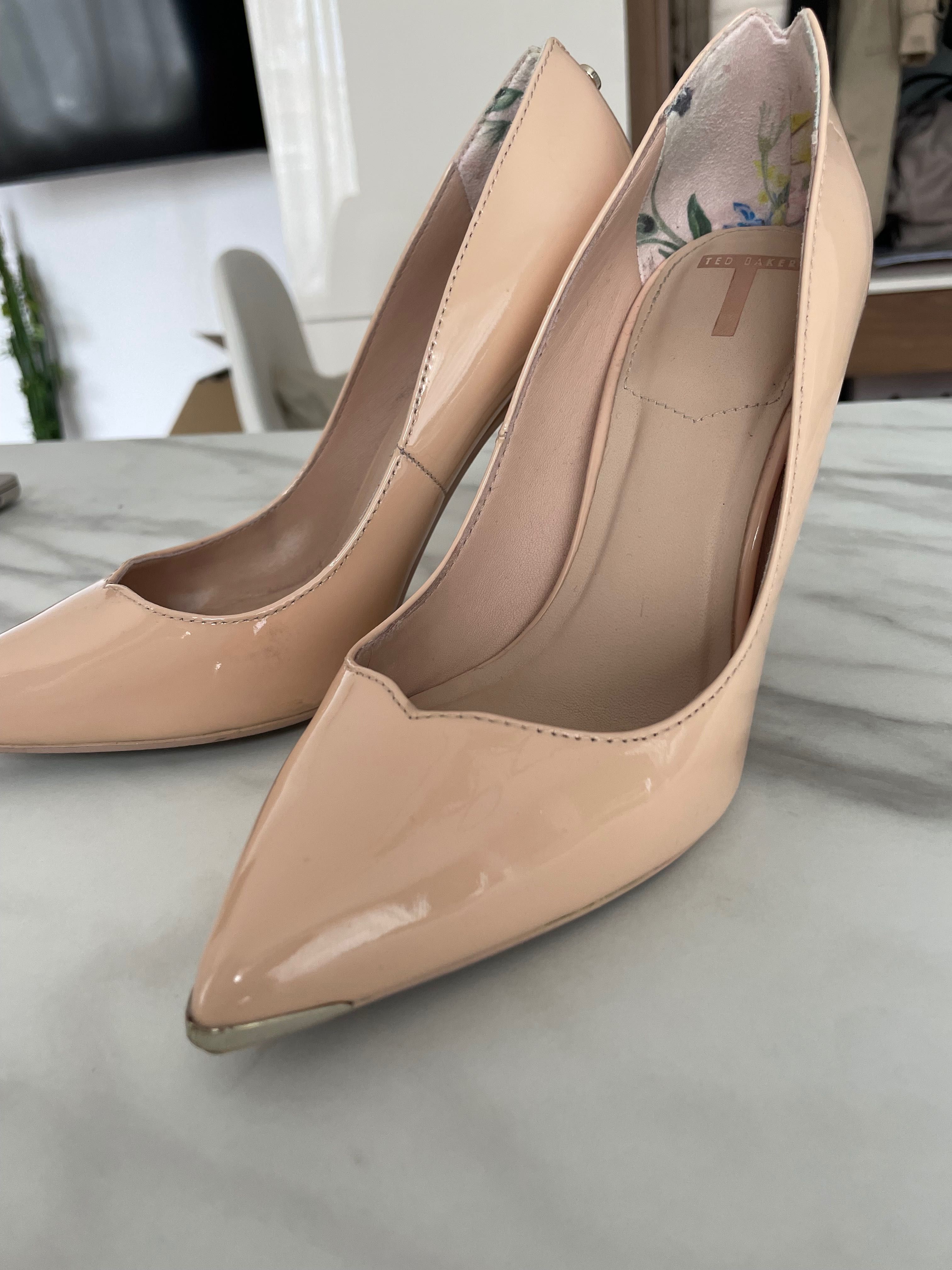 Елегантни дамски обувки на висок ток - Ted Baker - бежови обувки с ток