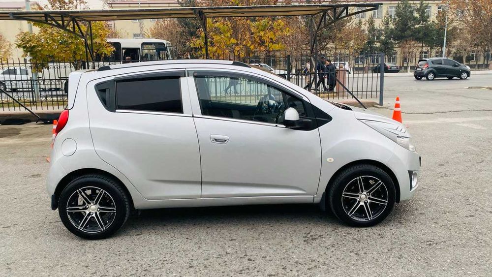 Спарк 2 позиция сотилади