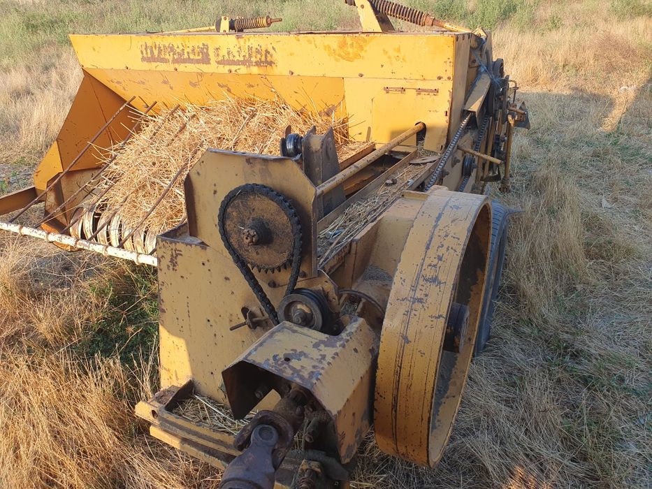 Presă baloți pentru dezmenbrari