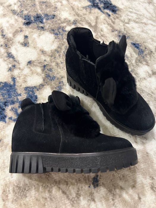 Продается детская шикарная обувь