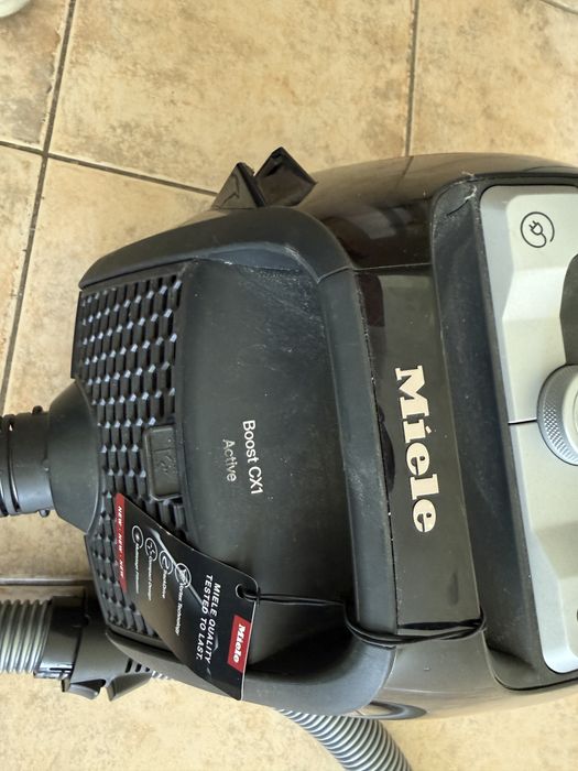 Miele кабелна прахосмукачка  boost cx1 active